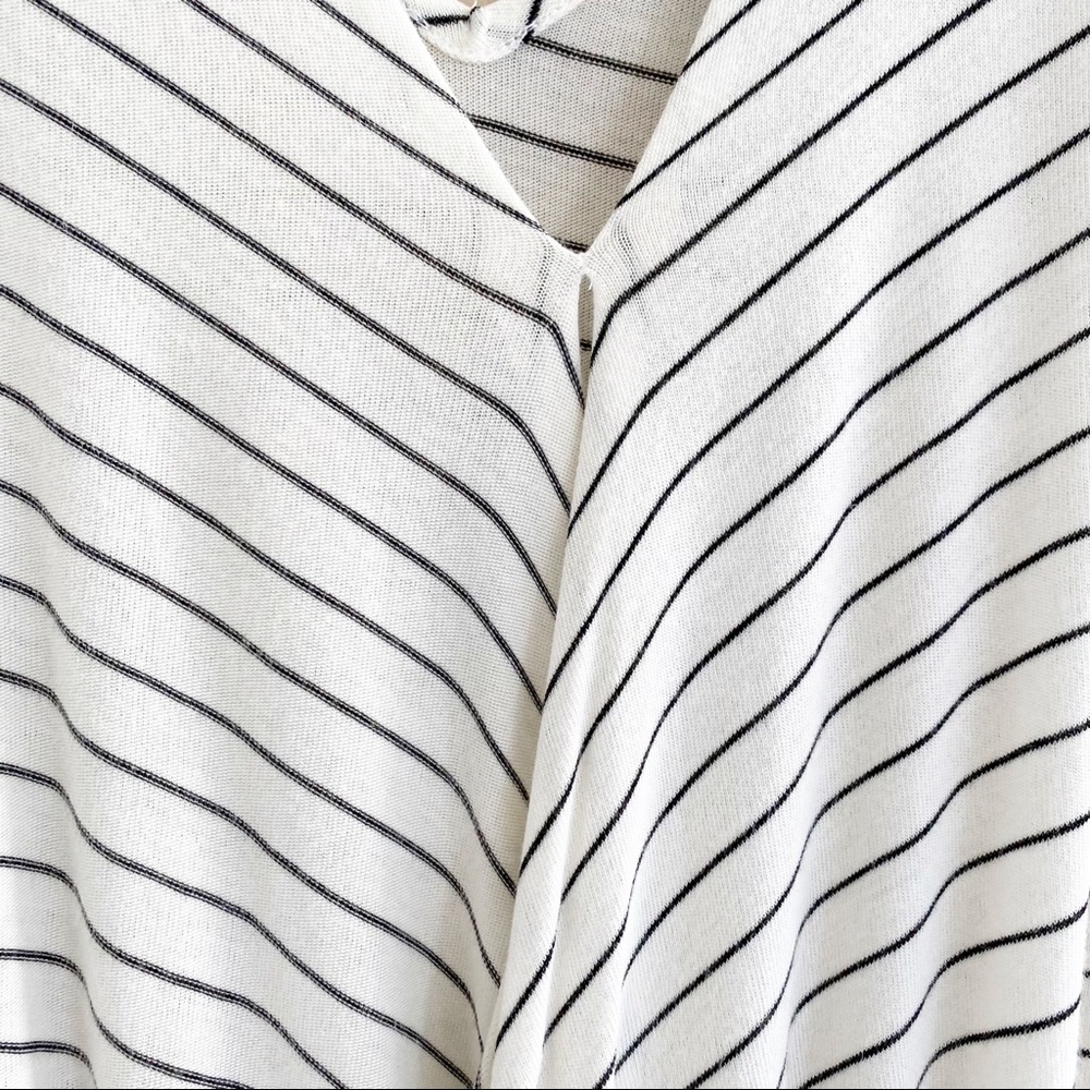 BP Surplice Stripe Flowy Tank Top - Picture 4 of 7